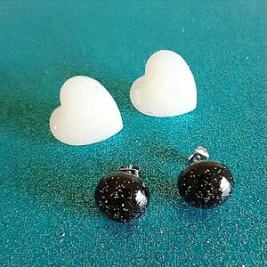 Iridescent heart studs earrings black silver glitter round studs earrings Set